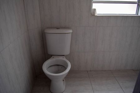 Casa para alugar com 36m², 2 quartos e sem vaga Casa para alugar com 36m², 2 quartos e sem vagaBanheiro