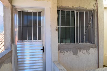 Casa para alugar com 36m², 2 quartos e sem vaga Casa para alugar com 36m², 2 quartos e sem vagaEntrada