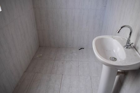 Casa para alugar com 36m², 2 quartos e sem vaga Casa para alugar com 36m², 2 quartos e sem vagaBanheiro