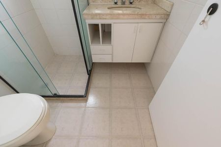 Banheiro de apartamento para alugar com 1 quarto, 47m² em Higienópolis, São Paulo