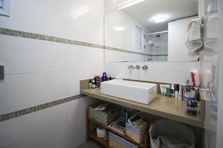 Apartamento à venda com 93m², 3 quartos e 2 vagas Apartamento à venda com 93m², 3 quartos e 2 vagasBanheiro
