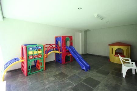 Apartamento à venda com 93m², 3 quartos e 2 vagas Apartamento à venda com 93m², 3 quartos e 2 vagasÁrea comum - Playground