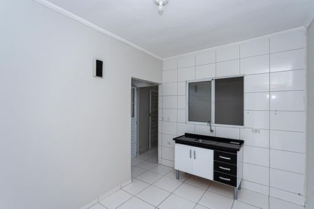Cozinha de casa para alugar com 1 quarto, 40m² em Vila Carbone, São Paulo