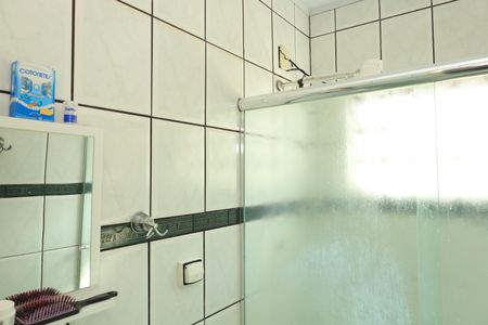 Casa à venda com 150m², 4 quartos e 2 vagasBanheiro 1