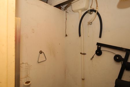 Casa à venda com 150m², 4 quartos e 2 vagasBanheiro 2