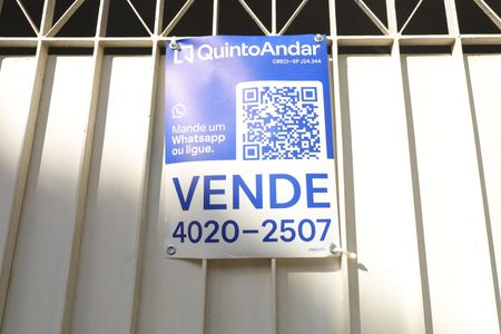 Casa à venda com 150m², 4 quartos e 2 vagasPlaca instalada no portão - Código da placa: ZNHJ-1312