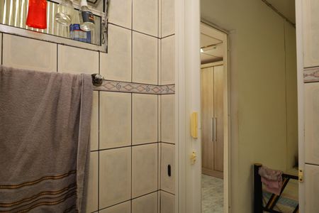 Casa à venda com 150m², 4 quartos e 2 vagasCasa 2 - Banheiro 1