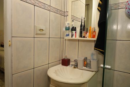 Casa à venda com 150m², 4 quartos e 2 vagasCasa 2 - Banheiro 1