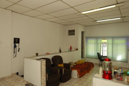 Casa à venda com 150m², 4 quartos e 2 vagasCasa 2 - Sala
