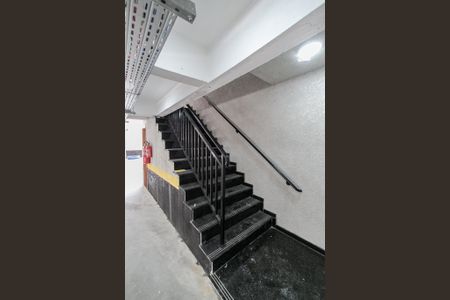 Apartamento à venda com 33m², 2 quartos e 1 vagaEscada