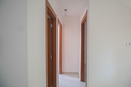 Corredor de apartamento à venda com 2 quartos, 34m² em Vila Mazzei, São Paulo