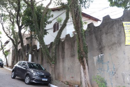 Casa para alugar com 205m², 3 quartos e 4 vagasFachada