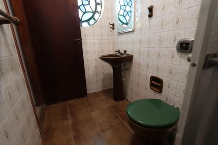 Casa para alugar com 205m², 3 quartos e 4 vagasBanheiro da Suíte 1