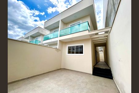 Casa à venda com 120m², 3 quartos e 2 vagasGaragem