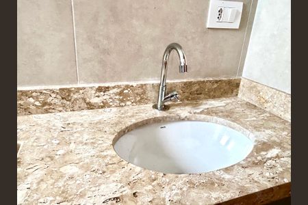 Casa à venda com 120m², 3 quartos e 2 vagasBanheiro da Suíte 2