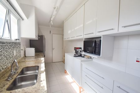 Apartamento à venda com 134m², 3 quartos e 3 vagas Apartamento à venda com 134m², 3 quartos e 3 vagasCozinha