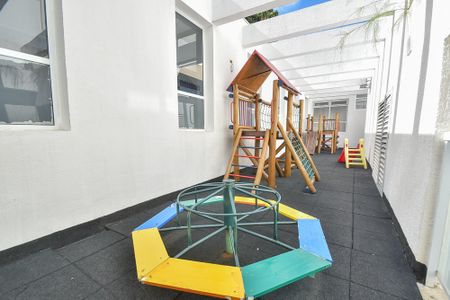 Apartamento à venda com 134m², 3 quartos e 3 vagas Apartamento à venda com 134m², 3 quartos e 3 vagasÁrea comum - Playground