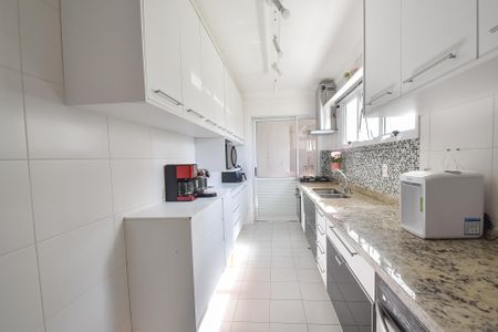 Apartamento à venda com 134m², 3 quartos e 3 vagas Apartamento à venda com 134m², 3 quartos e 3 vagasCozinha