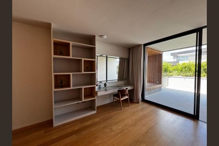 Casa de condomínio à venda com 1500m², 5 quartos e 3 vagasSuíte 4