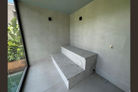 Casa de condomínio à venda com 1500m², 5 quartos e 3 vagasSaúna