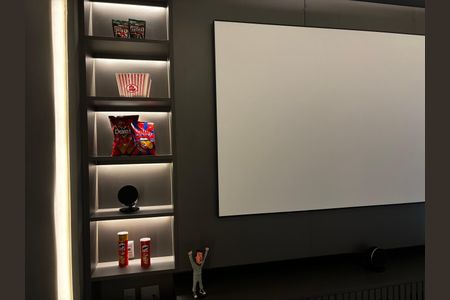 Casa de condomínio à venda com 1500m², 5 quartos e 3 vagasSala de cinema