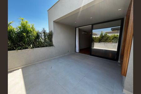 Casa de condomínio à venda com 1500m², 5 quartos e 3 vagasVaranda da Suíte 4