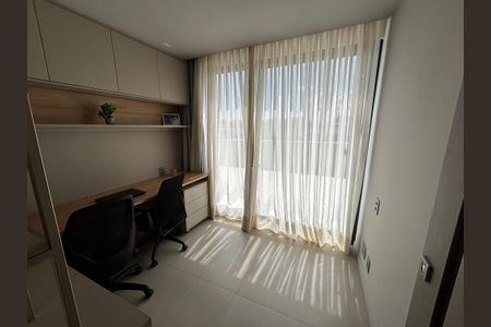 Casa de condomínio à venda com 1500m², 5 quartos e 3 vagasEscritório 2