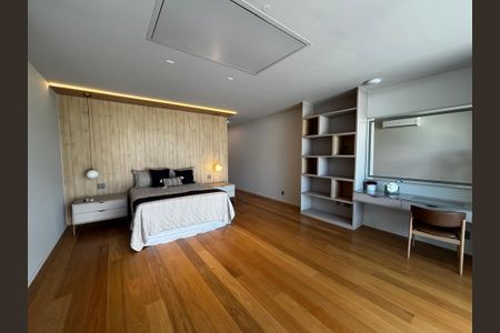 Casa de condomínio à venda com 1500m², 5 quartos e 3 vagasSuíte 4