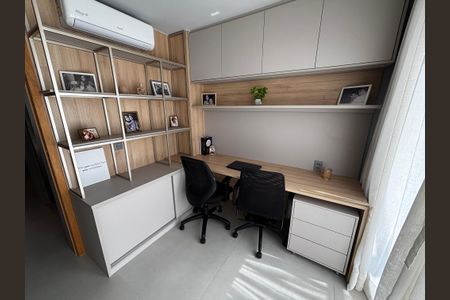 Casa de condomínio à venda com 1500m², 5 quartos e 3 vagasEscritório 2