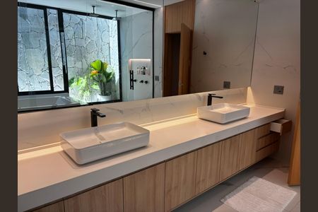 Casa de condomínio à venda com 1500m², 5 quartos e 3 vagasBanheiro da Suíte 4