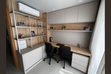 Casa de condomínio à venda com 1500m², 5 quartos e 3 vagasEscritório 2