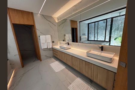 Casa de condomínio à venda com 1500m², 5 quartos e 3 vagasBanheiro da Suíte 4