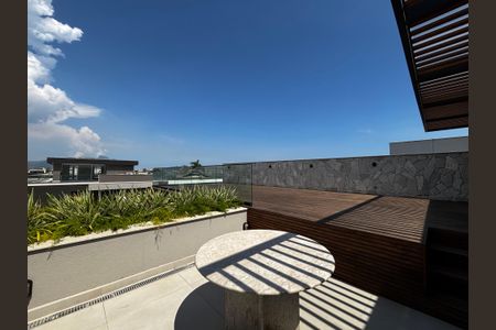 Casa de condomínio à venda com 1500m², 5 quartos e 3 vagasVaranda