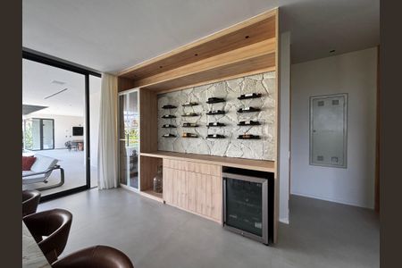 Casa de condomínio à venda com 1500m², 5 quartos e 3 vagasSala