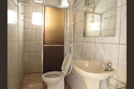 Banheiro de casa para alugar com 1 quarto, 70m² em Jardim Roberto, Osasco