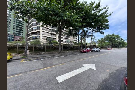 Apartamento à venda com 165m², 3 quartos e 2 vagas Apartamento à venda com 165m², 3 quartos e 2 vagasFachada