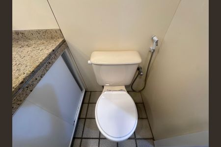 Apartamento à venda com 165m², 3 quartos e 2 vagas Apartamento à venda com 165m², 3 quartos e 2 vagasBanheiro Social