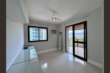 Apartamento à venda com 165m², 3 quartos e 2 vagas Apartamento à venda com 165m², 3 quartos e 2 vagasSuíte 1