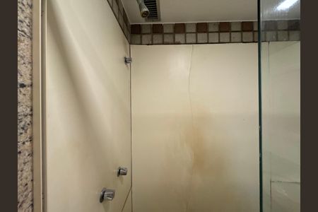 Apartamento à venda com 165m², 3 quartos e 2 vagas Apartamento à venda com 165m², 3 quartos e 2 vagasSuíte 1 - Banheiro