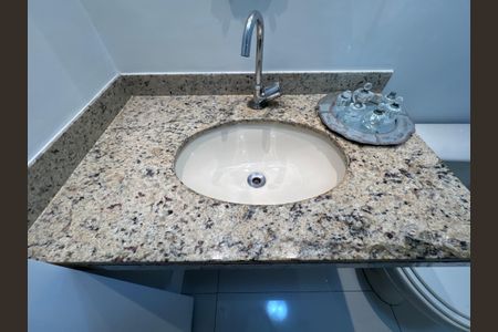 Apartamento à venda com 165m², 3 quartos e 2 vagas Apartamento à venda com 165m², 3 quartos e 2 vagasLavabo