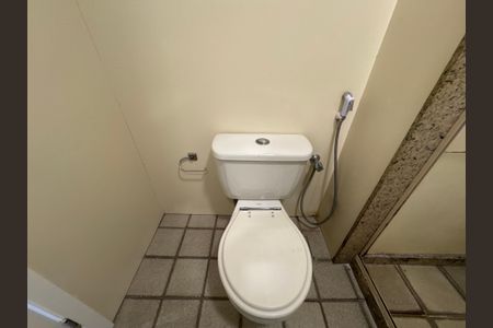 Apartamento à venda com 165m², 3 quartos e 2 vagas Apartamento à venda com 165m², 3 quartos e 2 vagasSuíte 1 - Banheiro