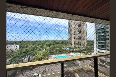 Apartamento à venda com 165m², 3 quartos e 2 vagas Apartamento à venda com 165m², 3 quartos e 2 vagasVaranda