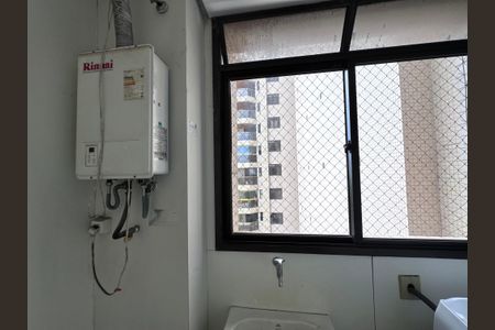 Apartamento à venda com 165m², 3 quartos e 2 vagas Apartamento à venda com 165m², 3 quartos e 2 vagasCozinha e Área de Serviço