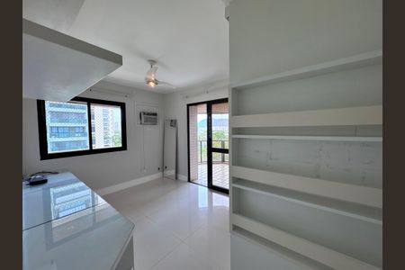 Apartamento à venda com 165m², 3 quartos e 2 vagas Apartamento à venda com 165m², 3 quartos e 2 vagasSuíte 1