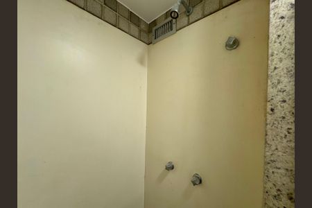 Apartamento à venda com 165m², 3 quartos e 2 vagas Apartamento à venda com 165m², 3 quartos e 2 vagasLavabo