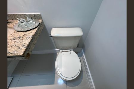 Apartamento à venda com 165m², 3 quartos e 2 vagas Apartamento à venda com 165m², 3 quartos e 2 vagasLavabo