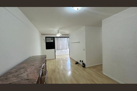 Sala de apartamento para alugar com 3 quartos, 80m² em Barra da Tijuca, Rio de Janeiro