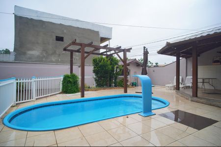 Casa à venda com 290m², 4 quartos e 2 vagasPiscina