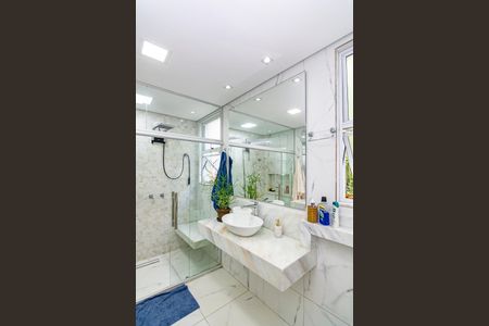 Casa à venda com 580m², 4 quartos e 4 vagasBanheiro da Suíte 1