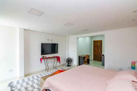 Casa à venda com 580m², 4 quartos e 4 vagasSuíte 2